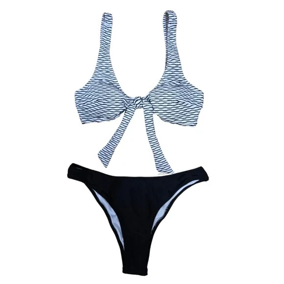 Cupshe NWT Black & White Bikini Set Size Medium Striped Removeable Pads