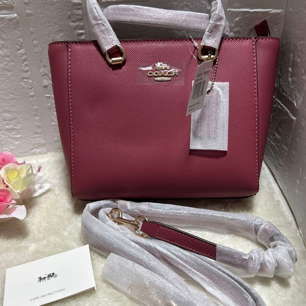 Coach CA224 Stylish Shoulder Bag for Women