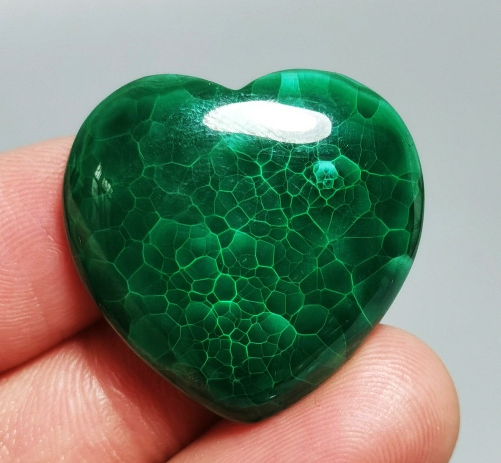 Beautiful Green Malachite Polished Heart Reiki Stone Healing