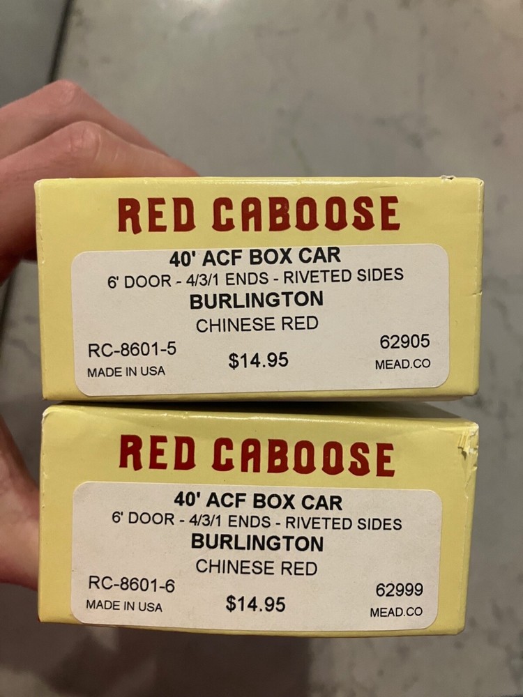 HO Red Caboose Burlington 40' ACF Box Car Kit! New! Chinese Red