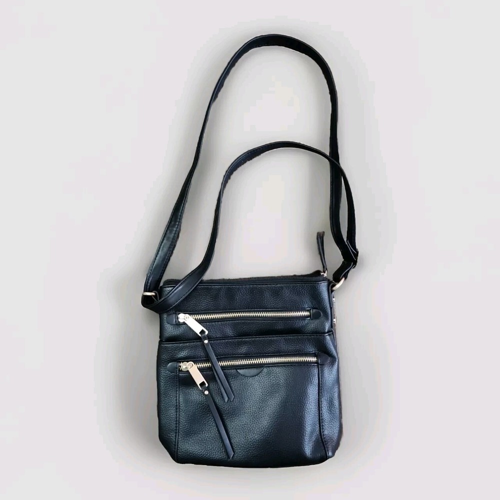 Time & Tru Black Shoulder Bag with Money Organizer TT233194-BLK