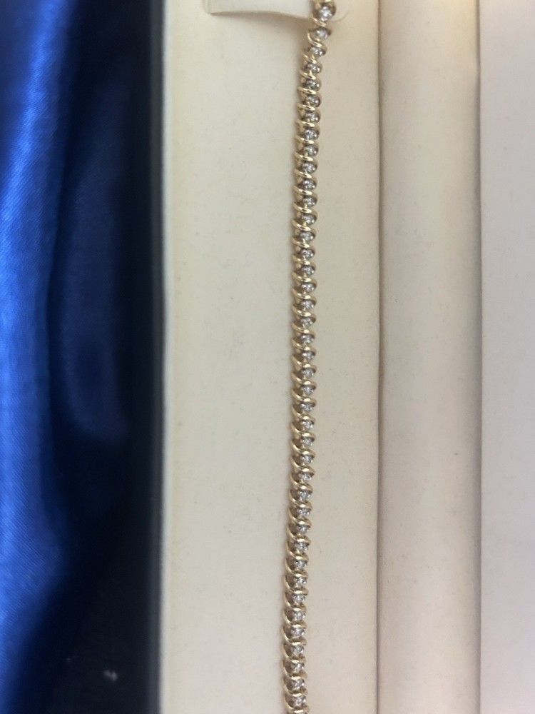 Yellow Gold diamond Tennis Bracelet - S style For Women