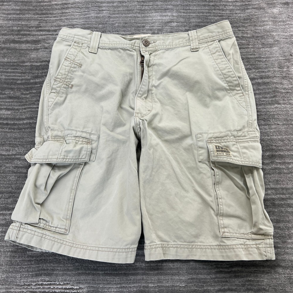 Levi's Shorts Size 36 Mens Cargo Workwear Hiking Outdoors WAIST MEASURES 25
