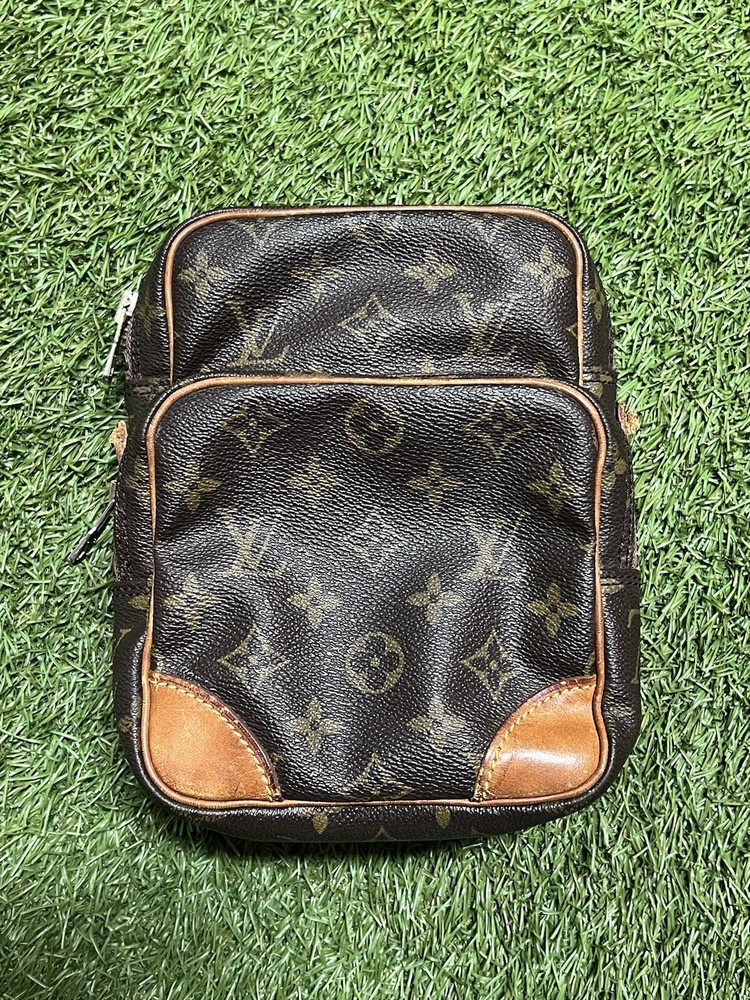 Louis Vuitton - Crossbody - (Needs Repair) - Vintage - Authentic -