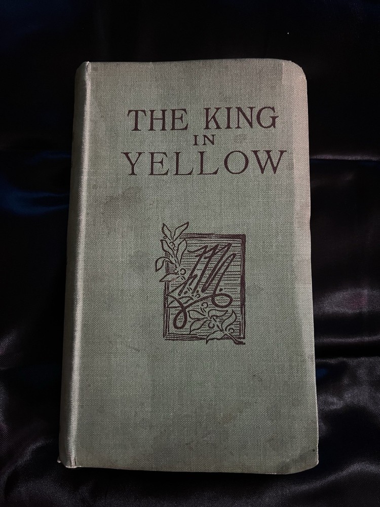 Robert W. Chambers The King In Yellow 1st Edition, 2nd printing, 1895 Hardcover