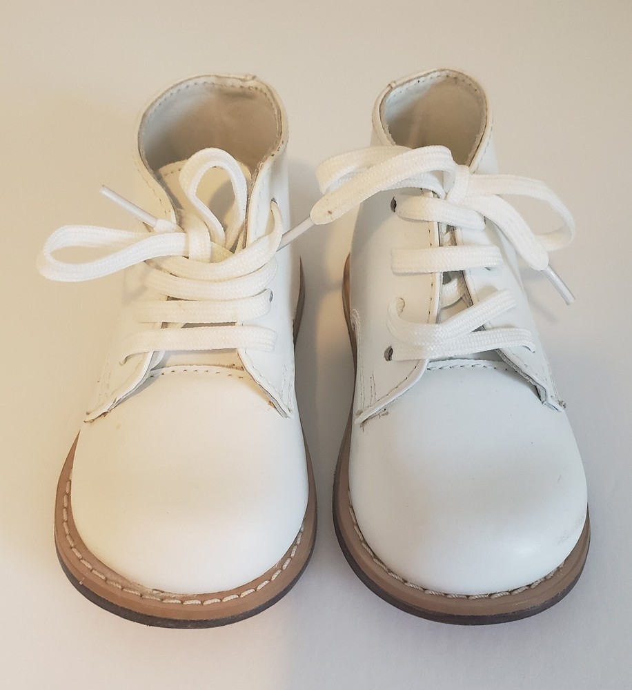 Josmo baby Walker shoes Size 5, White, Oxford, Leather upper, lining, & sole VGC