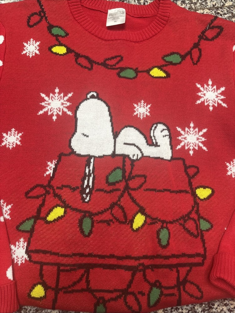 Festive Snoopy Christmas Sweater Adult XL Red Doghouse with Snowflakes and Lights  
