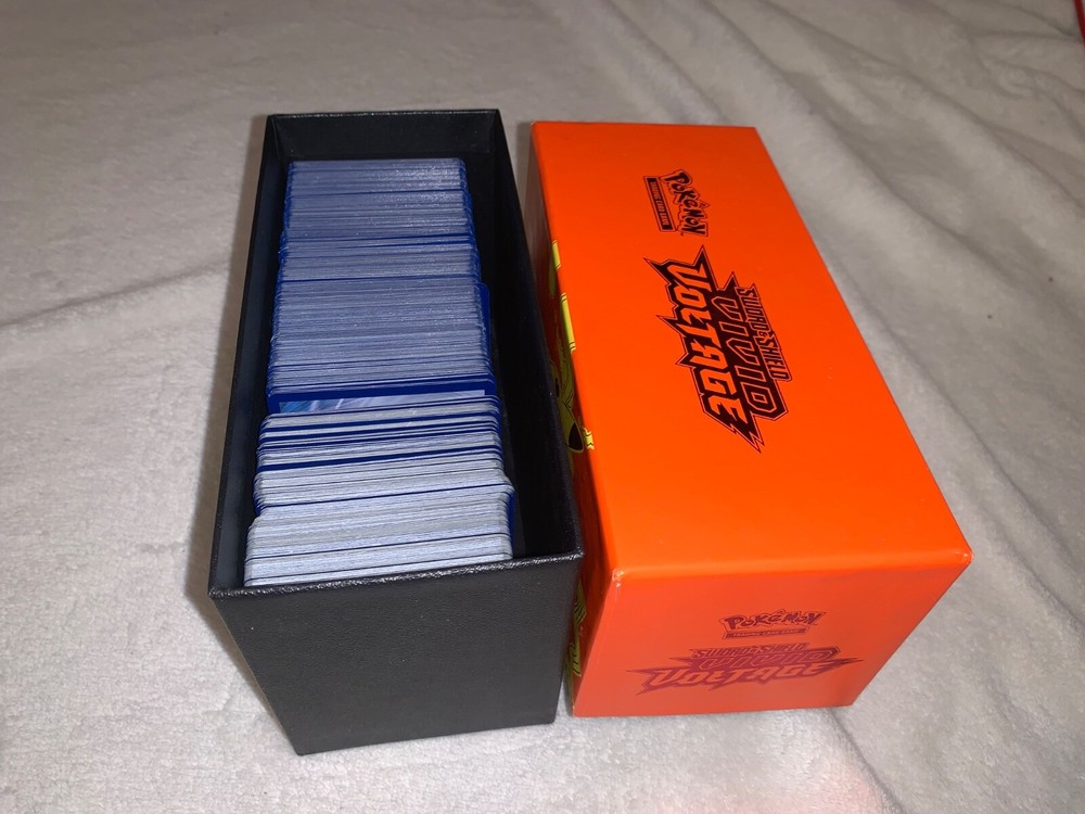 Pokémon cards lot - 600+ cards, Vivid Voltage