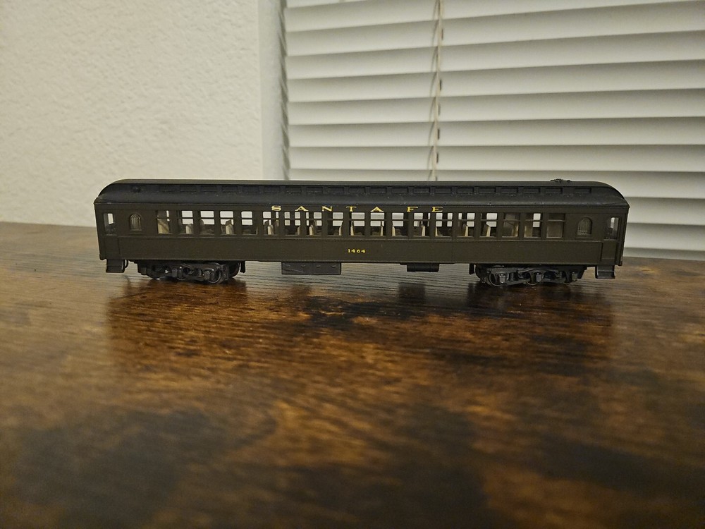 HO Rivarossi SANTA FE 72' Coach ATSF #1464 Passenger Car & Athearn 3860 Kaydee