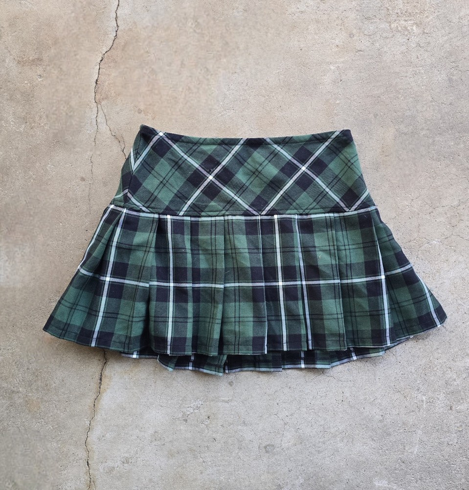 Tripp NYC Womens Mini Skirt S Green Plaid Pleated Goth Y2K Schoolgirl Scene