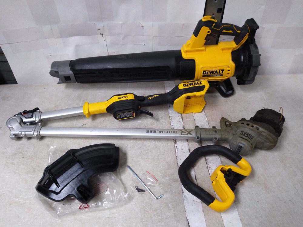 Dewalt DCKO215M1 20V Cordless String Trimmer and Blower Combo Kit
