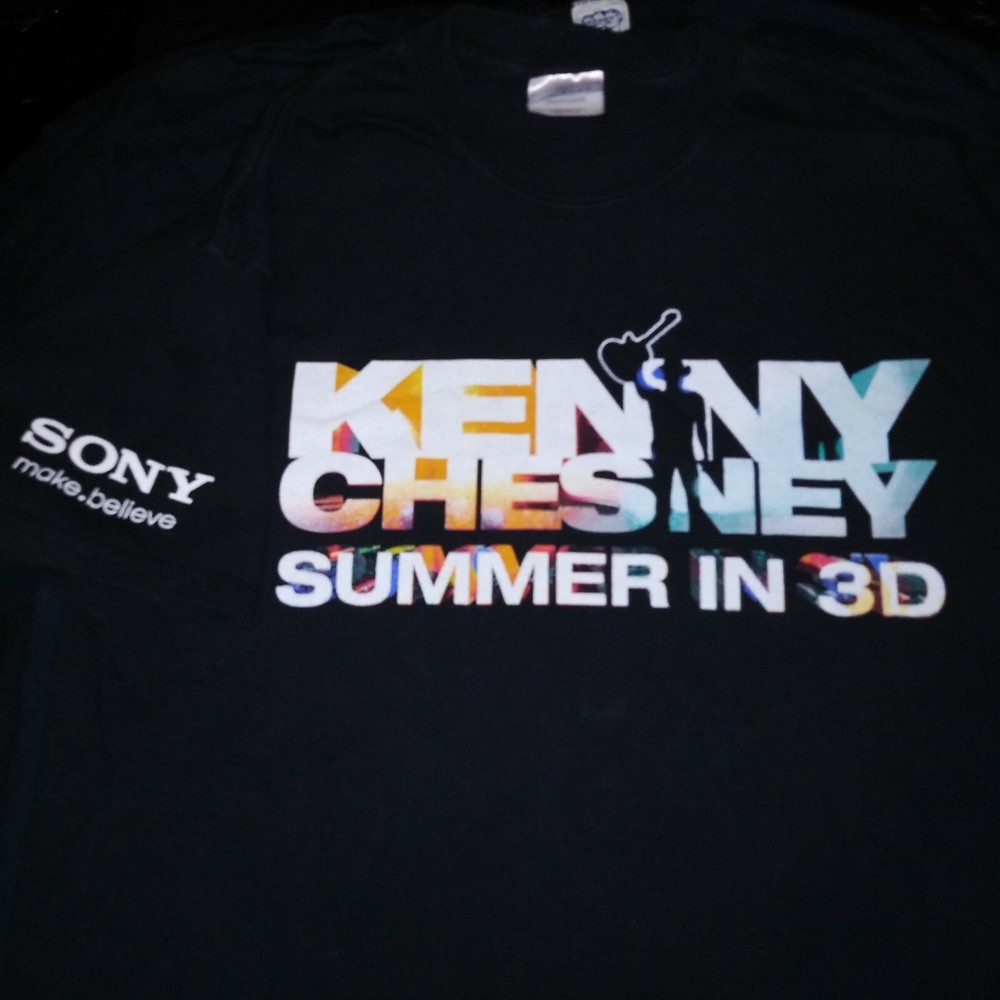 KENNY CHESNEY Summer in 3D 2010 Country Concert Tour Sony Large L T SHIRT