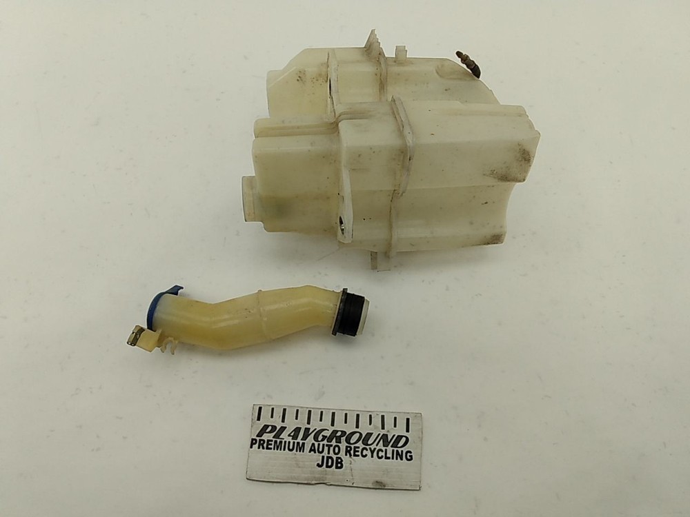 Volvo V70 XC70 2001-2004 Windshield Washer Tank with Motor