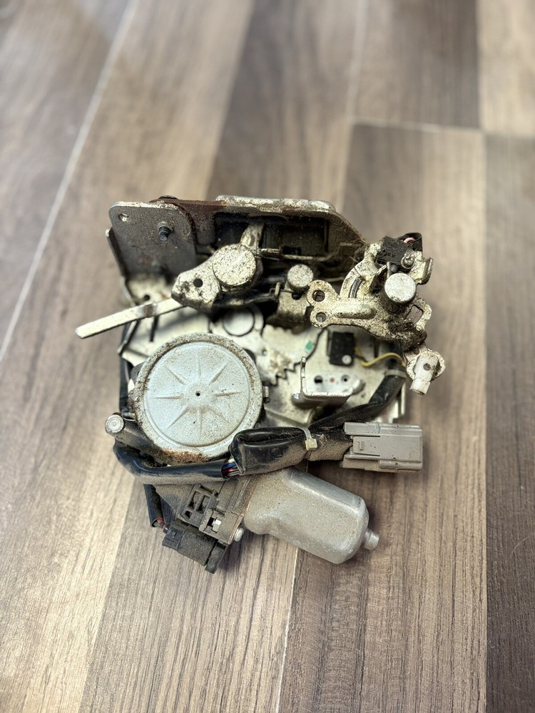 2008-2020 Dodge Grand Caravan Chrysler Town & Country Power Liftgate Lock Latch Actuator Replacement