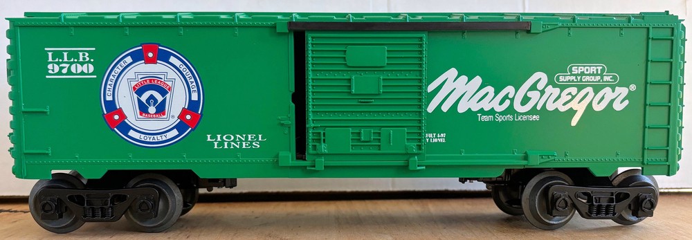 LIONEL #9700 O/O27-GAUGE MacGREGOR LITTLE LEAGUE GREEN BOX CAR LLB NIB RTR