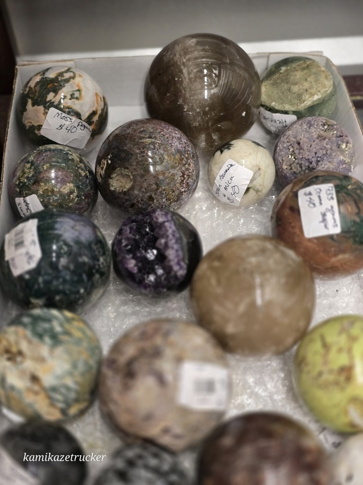 Large Lot Of Crystal Spheres, Druzy, Gemmy,  Amythest, Agate, Rare