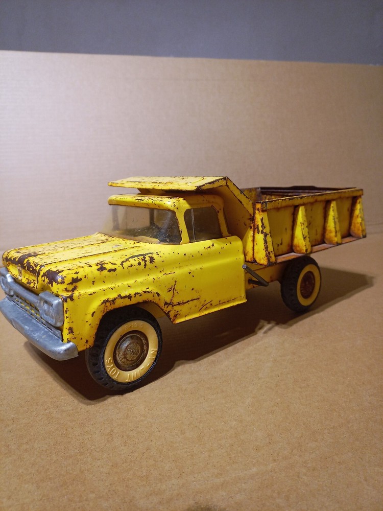 RARE Vintage early 1960's NYLINT Ford Hydraulic Dump Truck | Yellow