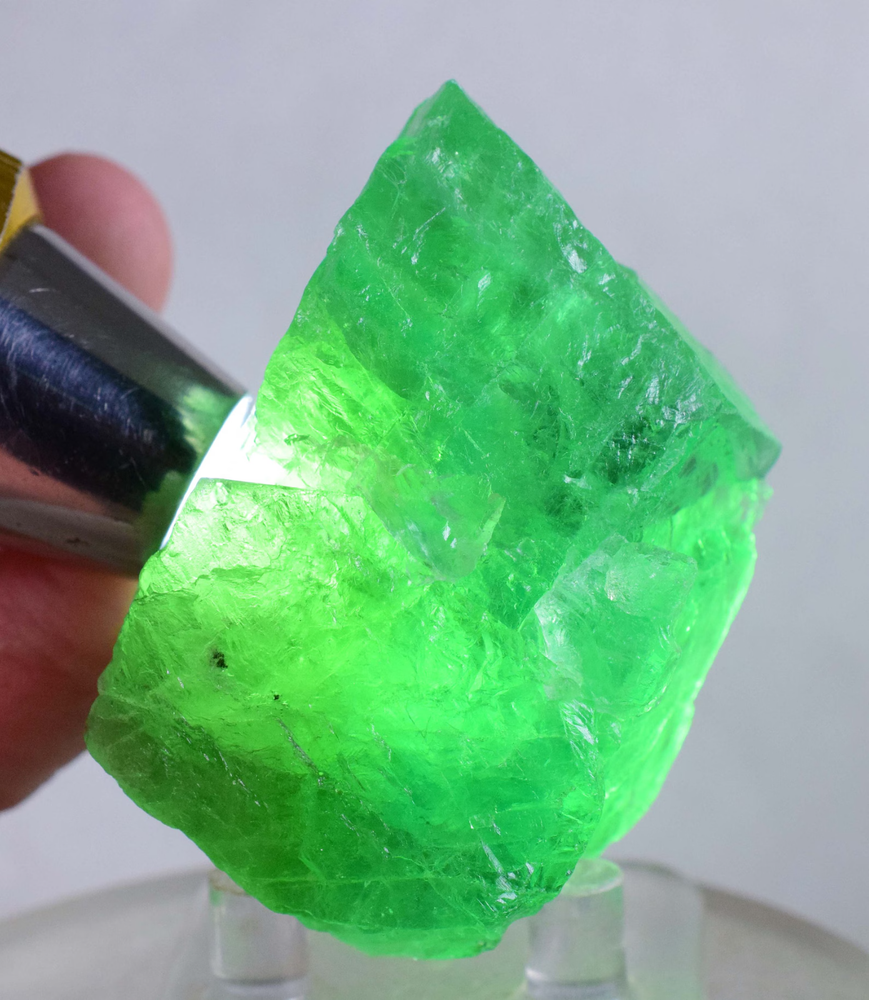 Vibrant 529-Carat Green Fluorite Crystal from Huanzala Peru K68