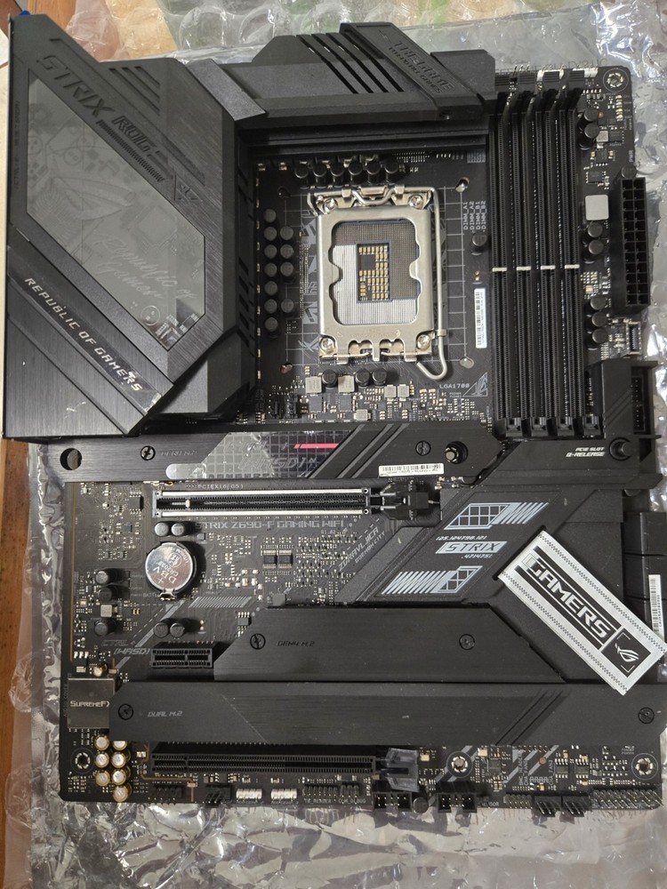 ASUS ROG Strix Z690-F Gaming WiFi LGA 1700 ATX Intel Motherboard