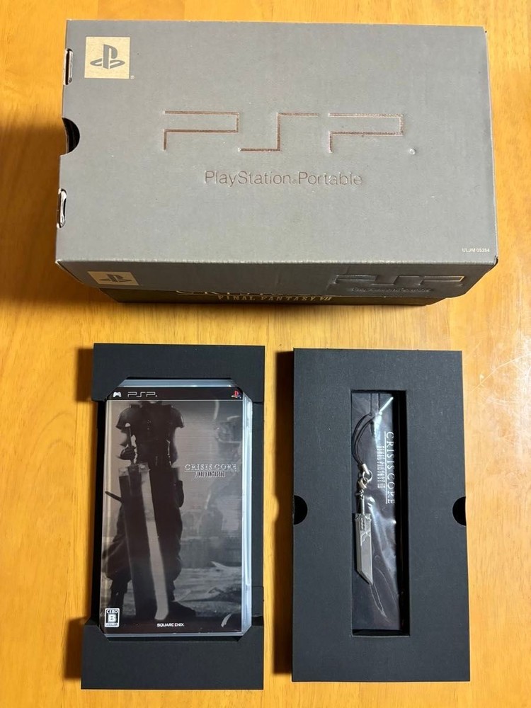 PSP 2000 Final Fantasy 7 Crisis Core 10th Anniversary Limited Edition Japanese Console Used