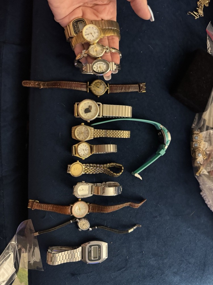 watch lot vintage ALLL NEED BATTERIES