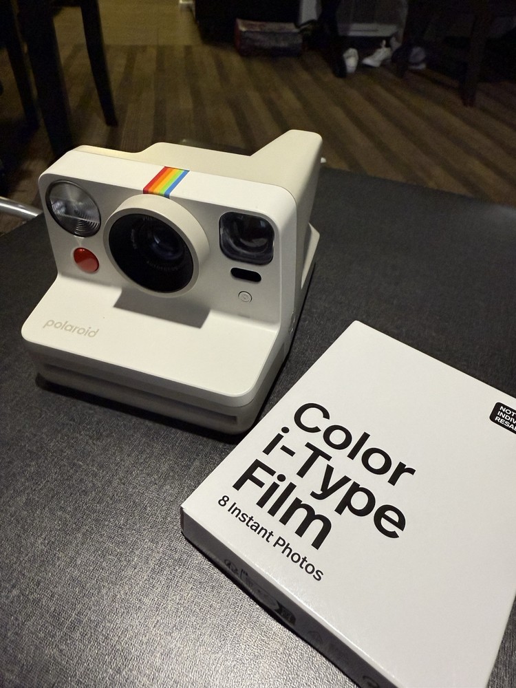 Polaroid Now Instant Film Camera i-Type Generation 2 White Un Tested