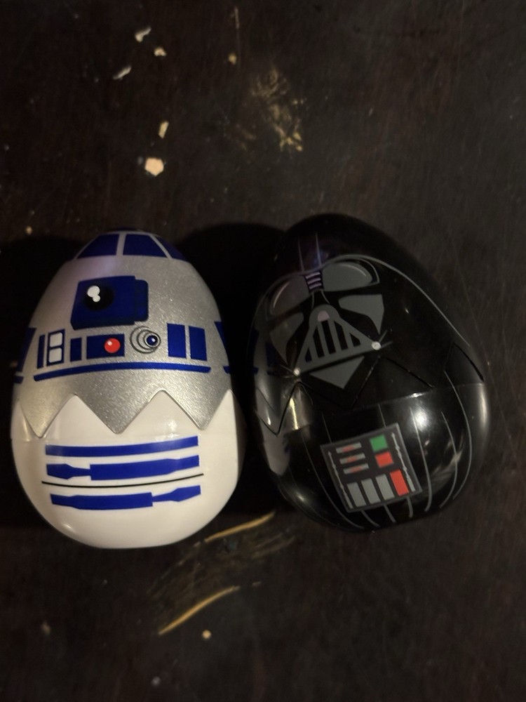 Disney Star Wars Eggs Darth Vader And R2D2
