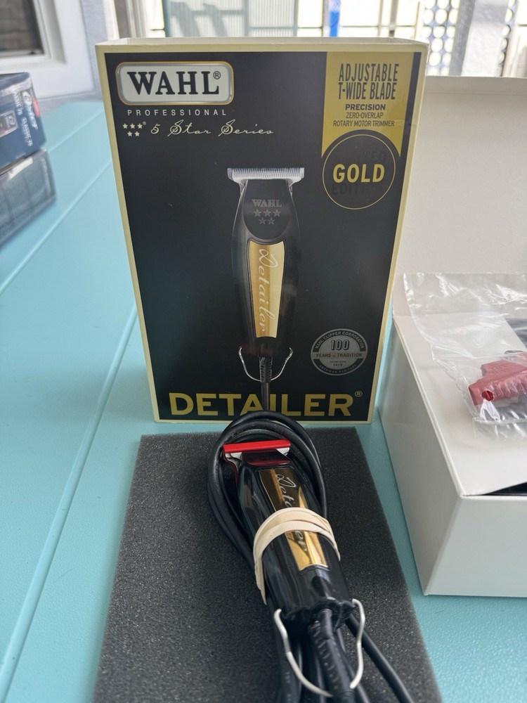 Wahl Professional 5-Star Detailer T-Blade Trimmer - Black/Gold