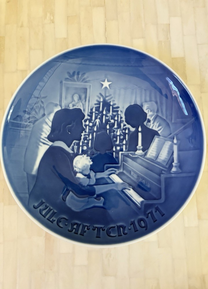 1971 Bing & Grondahl Copenhagen Porcelain Christmas Plate 