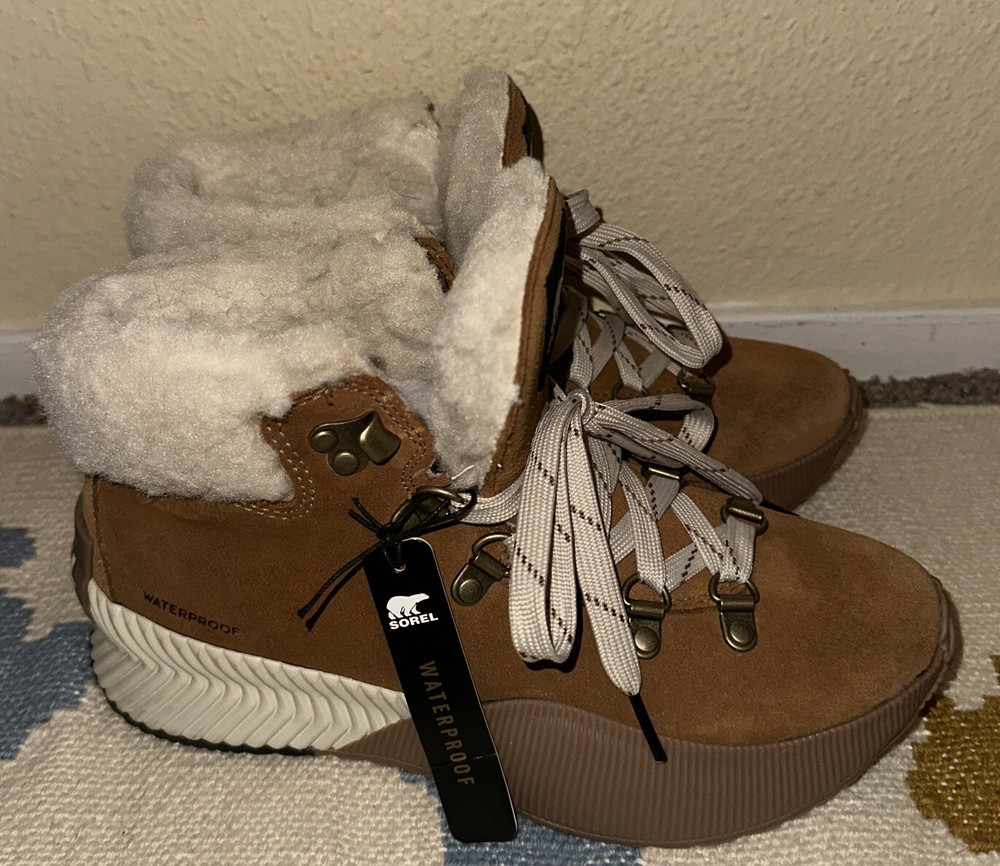 Sorel Out N About III Waterproof Boots Women's Size 6 Camel Brown New
