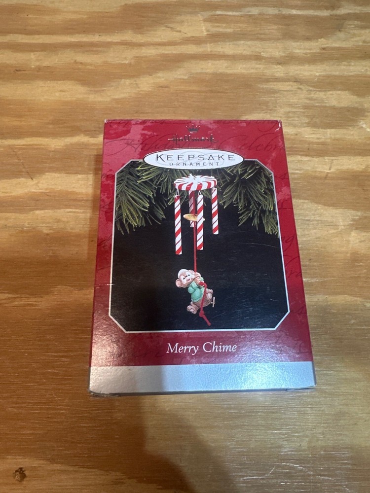 1998 Hallmark Keepsake Merry Chime Christmas Ornament