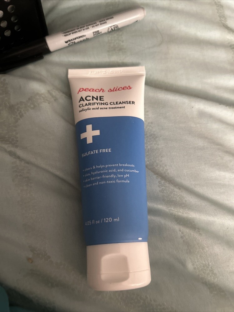 Peach Slices Acne Clarifying Cleanser Deep Cleans & Prevents Acne 120 ML