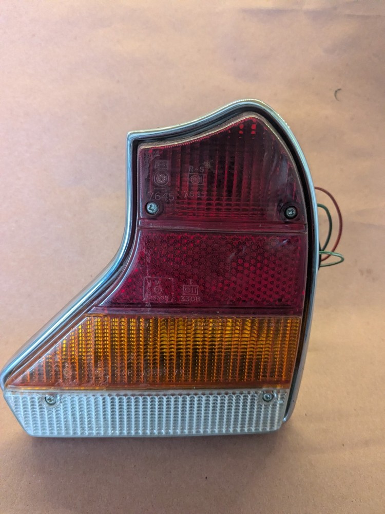 OEM 1980-1987 Jaguar XJ XJ6 LUCAS Right Tail Light Lamp Brake Reverse Lens L942