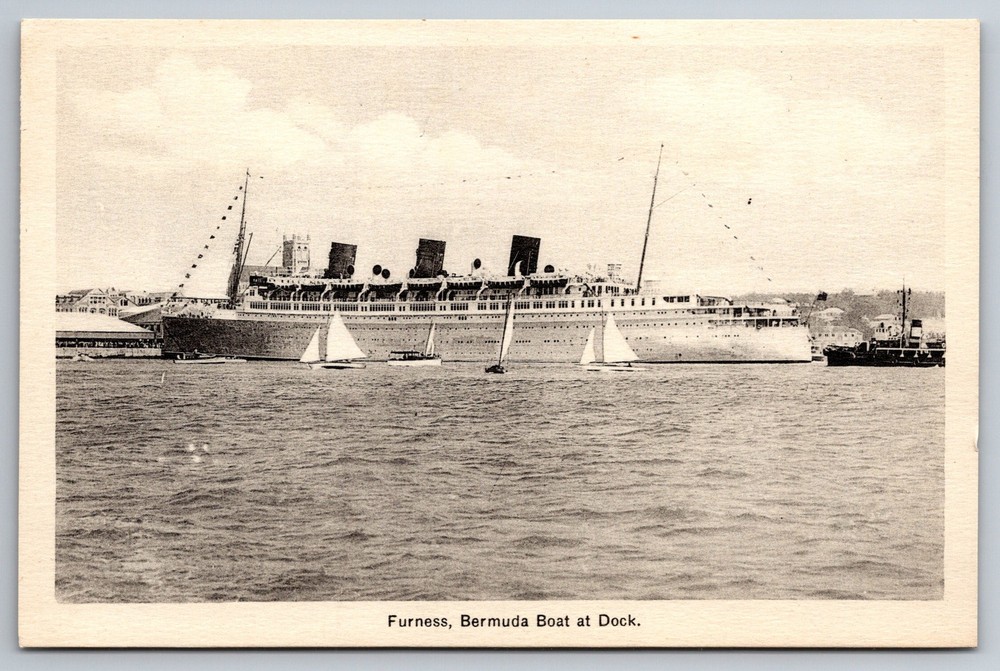 Vintage Furness Bermuda Cruise Ship Postcard at Dock Z12