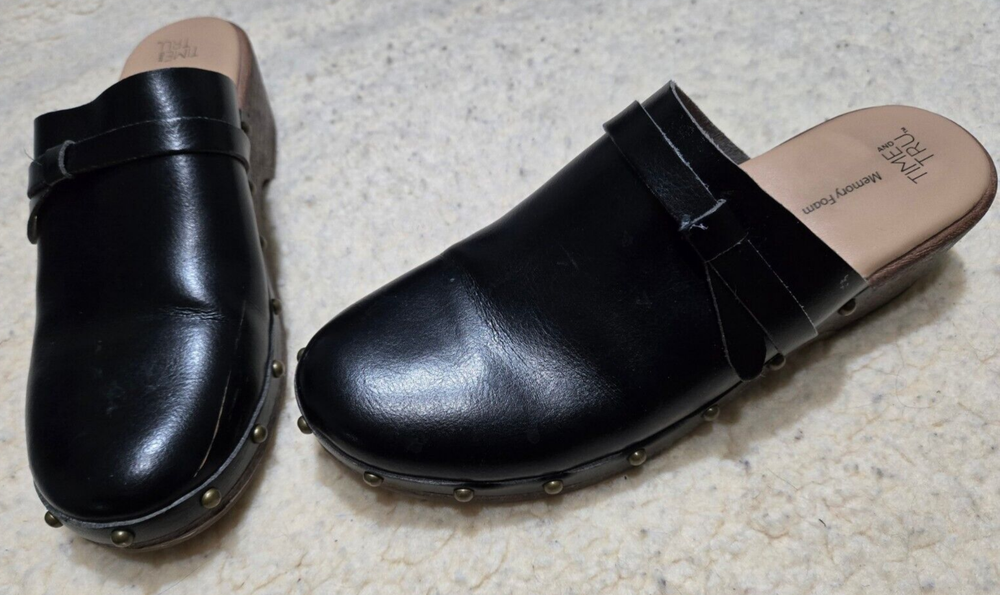 Time and Tru Womens Black Studded Wood Look Bow Memory Foam Clogs Mules Size 9 Comfort Slip-On