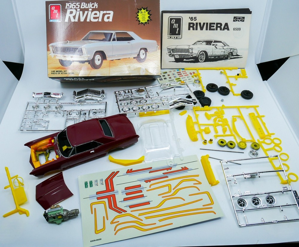 AMT ERTL #6509 1965 Buick Rivera 1/25 Model Kit Started Painted Not Complete