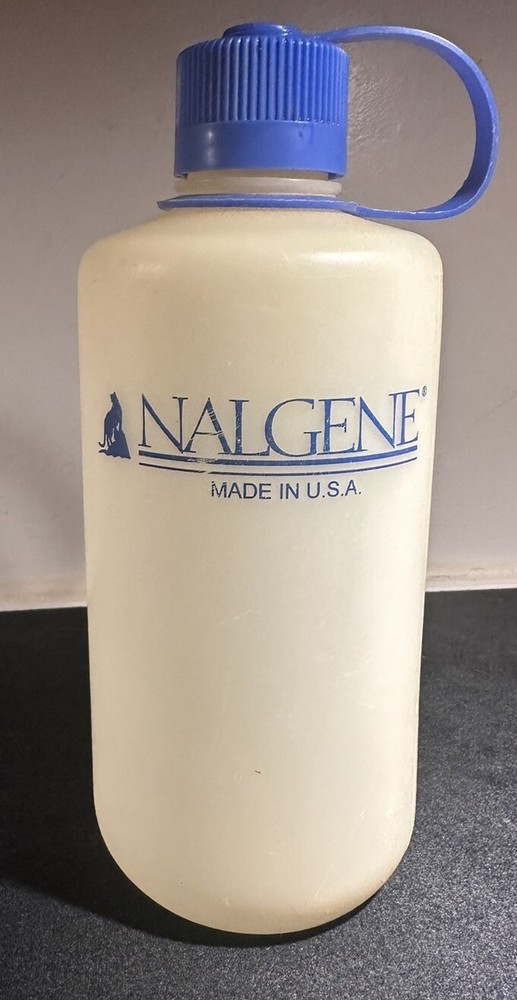 Vintage 32oz Narrow Mouth Nalgene Water Bottle with Loop Top UVPE USA Made