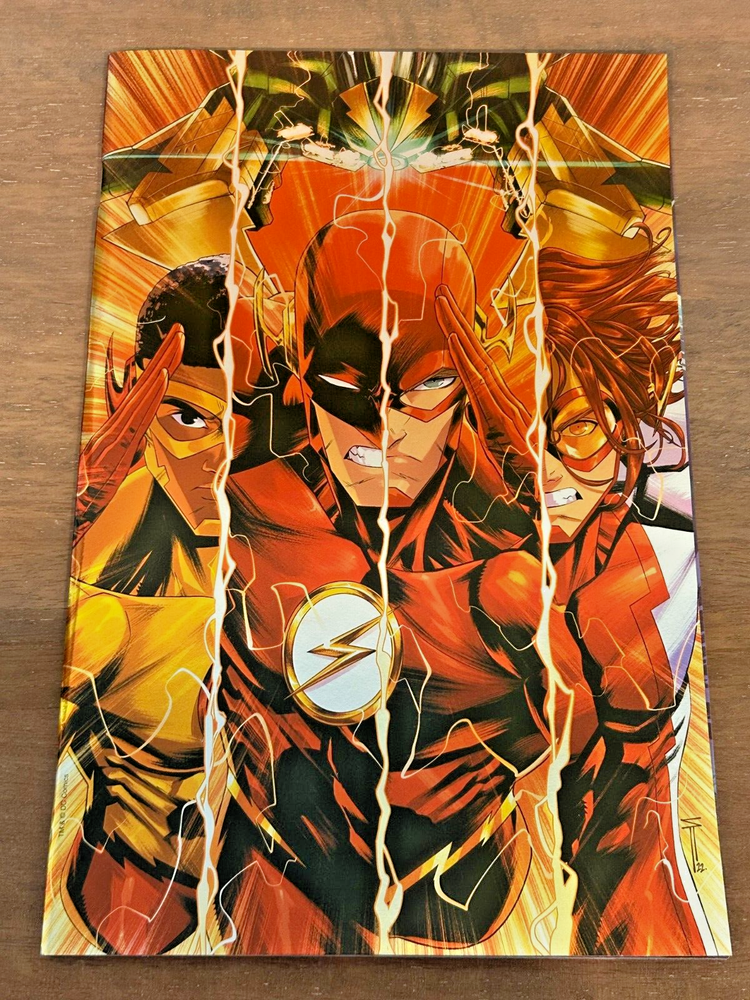 The Flash: One-Minute War Special #1 -  1:25 Serg Acuna - Virgin Foil Variant
