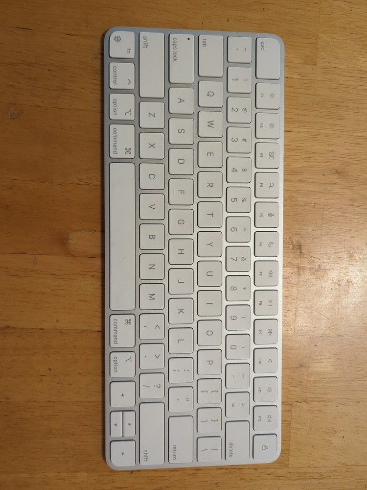 Apple Magic Keyboard US English Layout Wireless Bluetooth