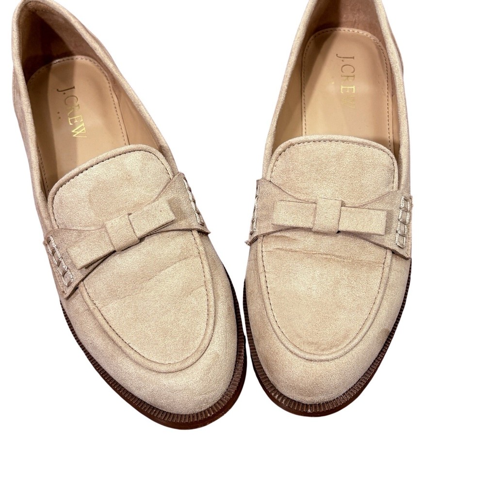 J Crew Faux Suede Neutral Loafers Size 7 Bow Preppy Academia Minimalist Classic
