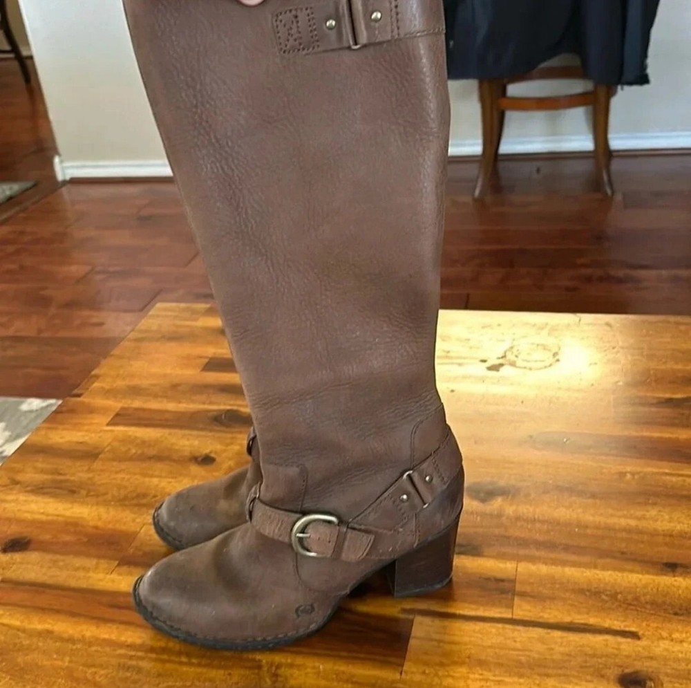 Born Knee High Heeled Equestrian Boots Sz 9.5M/41 Brown Leather Buckle  B67706