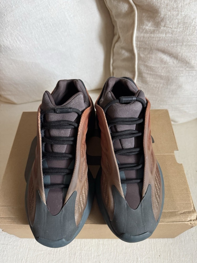 Adidas Yeezy 700 V3 Copper