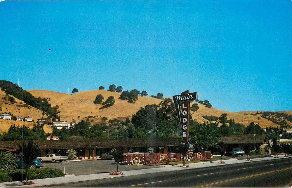 1960s Martinez California Muir Lodge occupation Coburn autos Postcard 25-11731