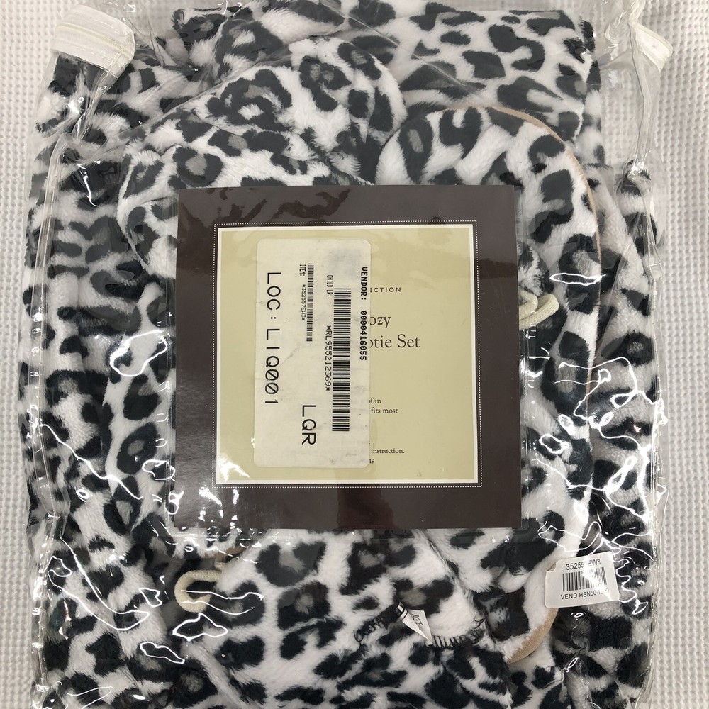 Concierge Collection Throw & Bootie Set Soft Plush White 1 throw 1 pair booties