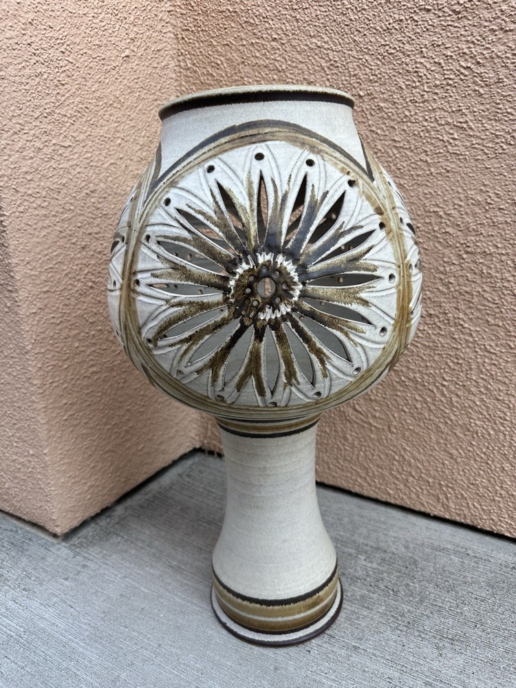 Large WISHON HARRELL Studio Art Pottery Pot Signed Collectible