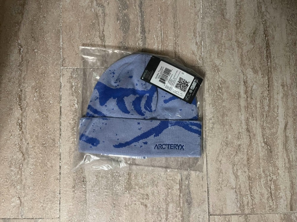 Brand New Arcteryx Grotto Toque (Moonstone/Electra) - One Size Blue