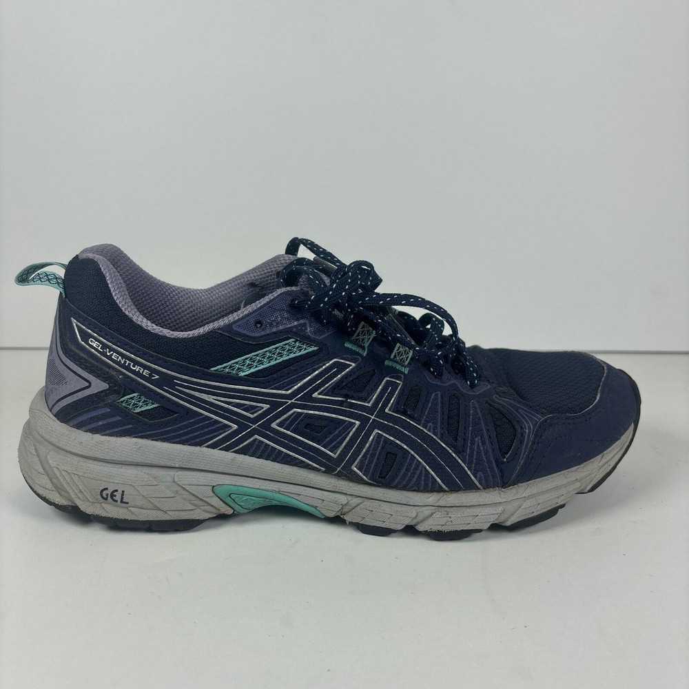 ASICS women’s running shoe size 8.5 gel venture