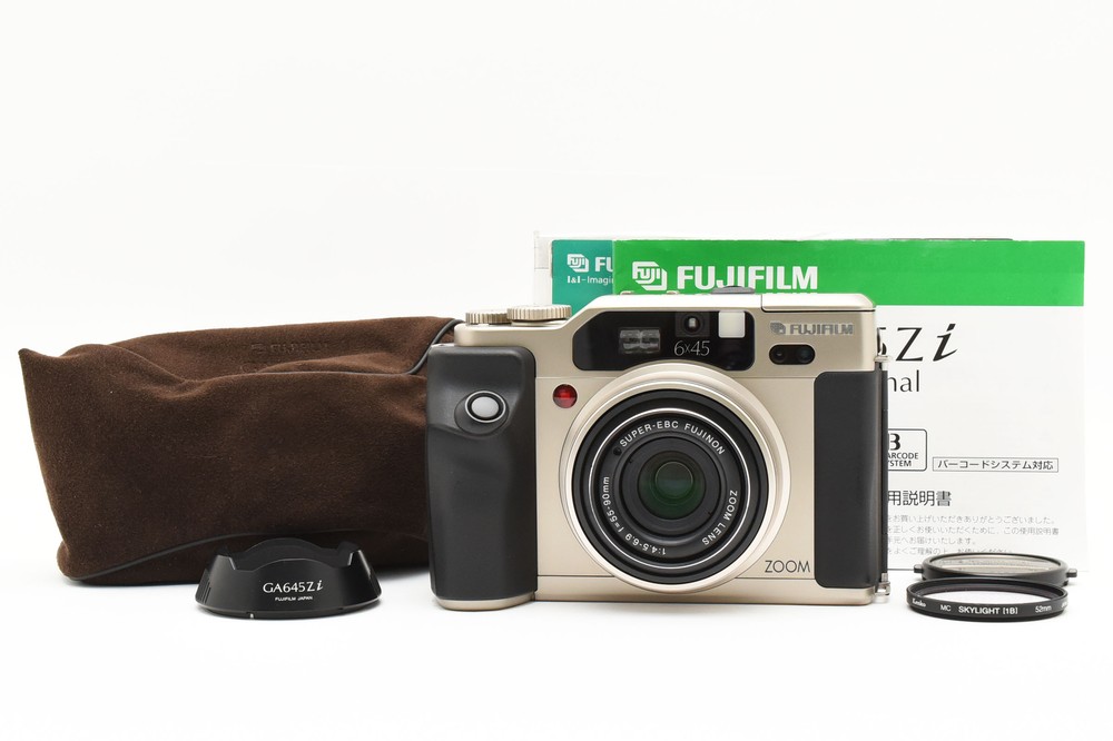 Fujifilm GA645Zi Medium Format Film Camera MINT with Case JAPAN LCD CT022