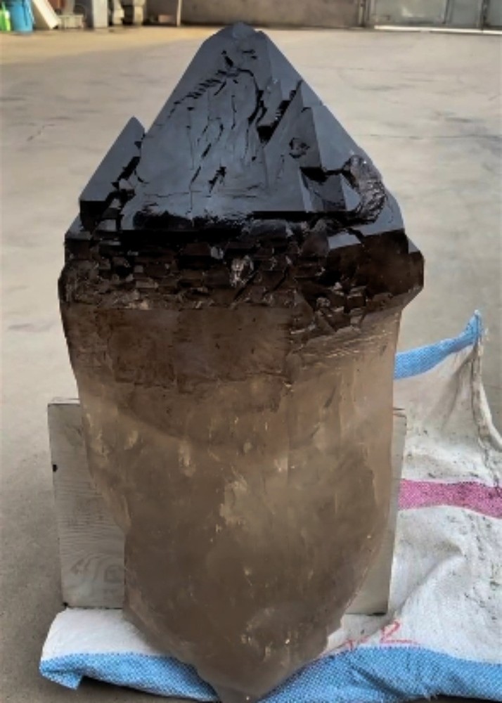 74.8LB Top Natural Smokey Quartz Crystal Backbone Mineral Specimen Home Decor