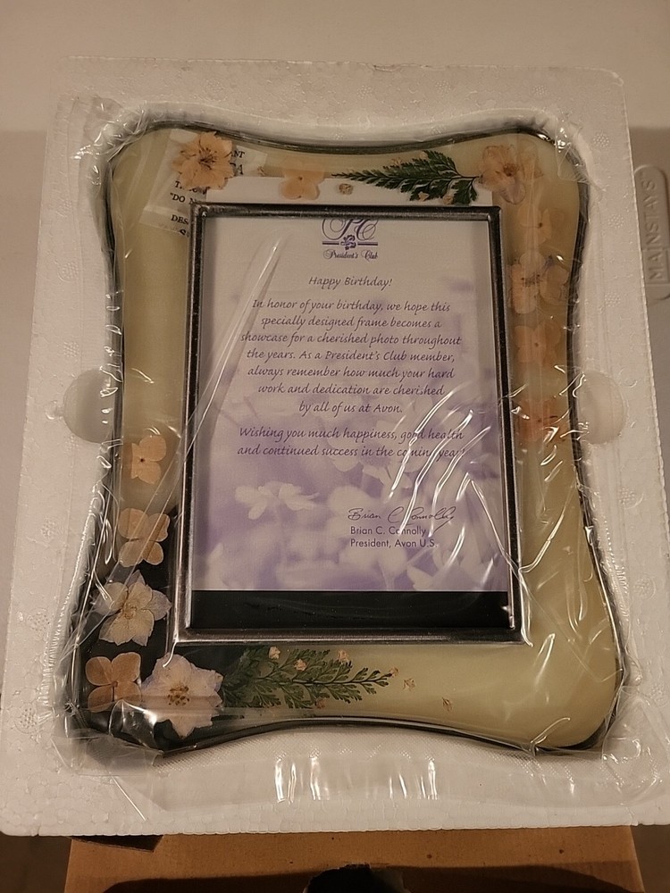 Avon 2002 Presidents Club Birthday Gift Pressed Flowers Photo Picture Frame 5x7